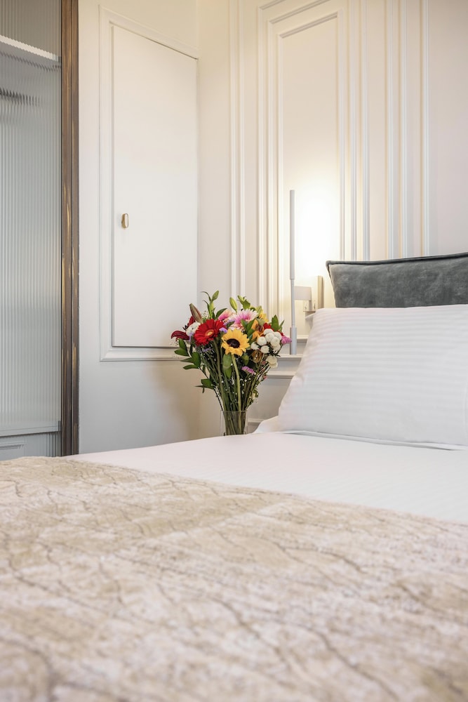 Bella Venezia — Hotel rooms in Corfu Town, Ionian Islands