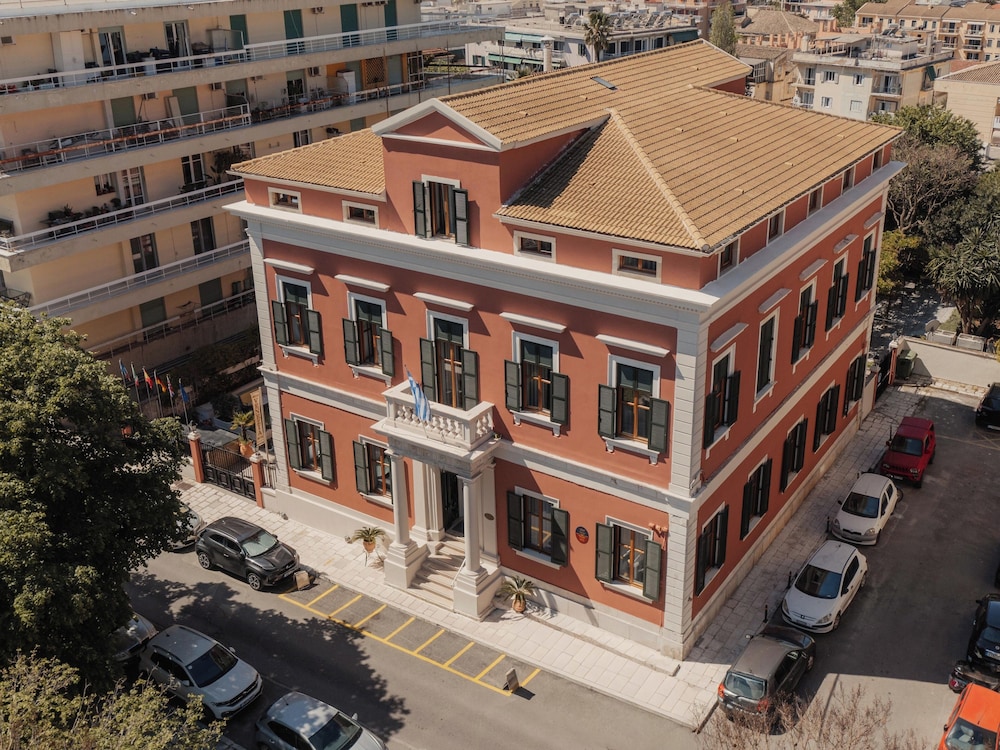 Bella Venezia — Hotel building in Corfu Town, Ionian Islands