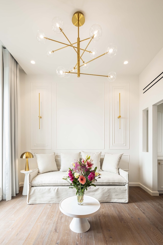 Bella Venezia — Hotel rooms in Corfu Town, Ionian Islands