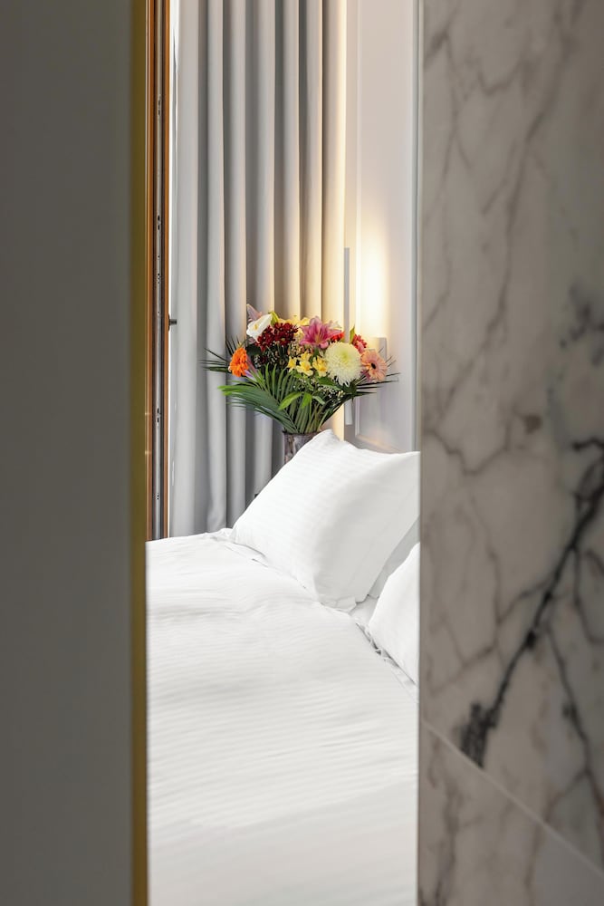 Bella Venezia — Hotel rooms in Corfu Town, Ionian Islands