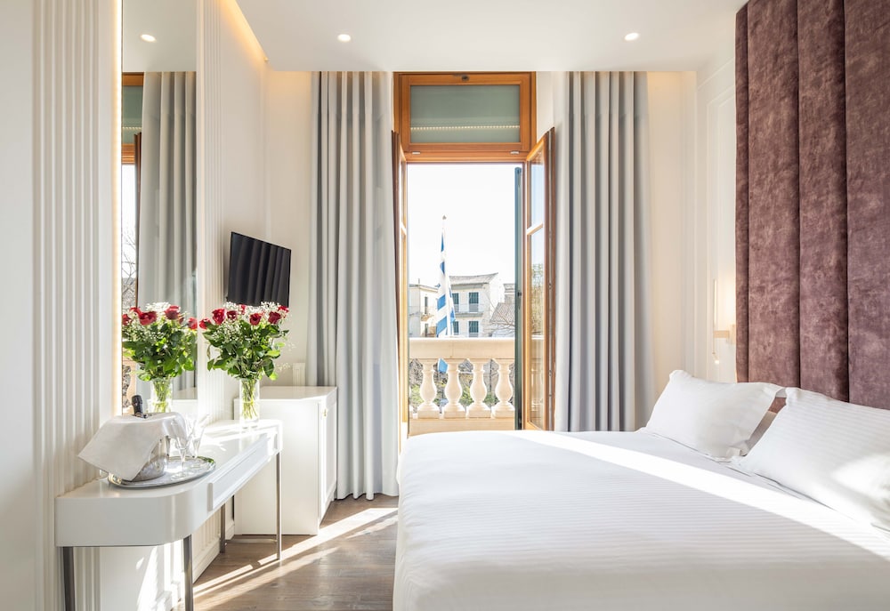 Bella Venezia — Hotel rooms in Corfu Town, Ionian Islands
