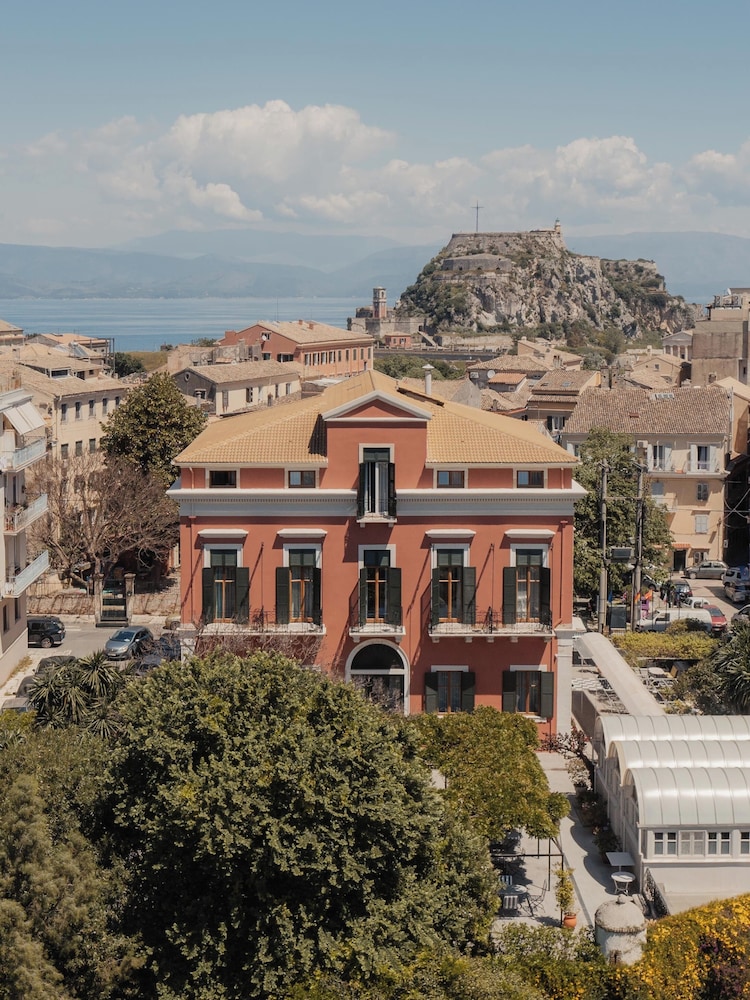 Bella Venezia — Hotel building in Corfu Town, Ionian Islands