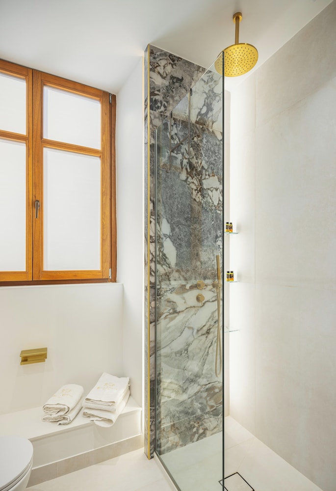 Bella Venezia — Hotel rooms in Corfu Town, Ionian Islands