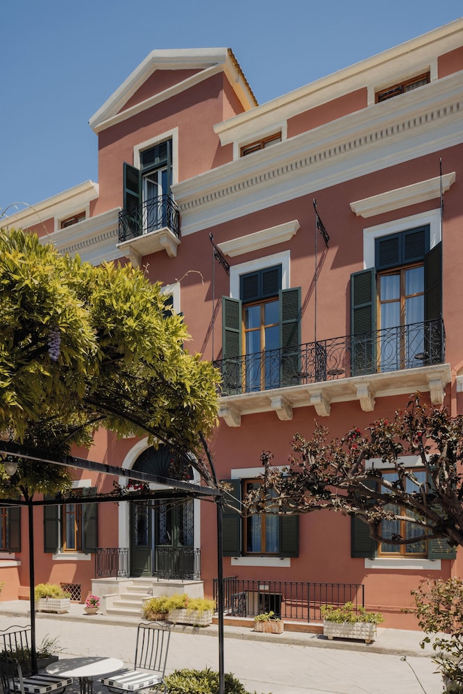Bella Venezia — Hotel building in Corfu Town, Ionian Islands