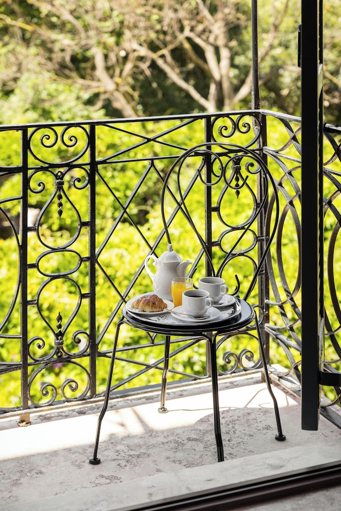 Bella Venezia — Restaurant & bars in Corfu Town, Ionian Islands