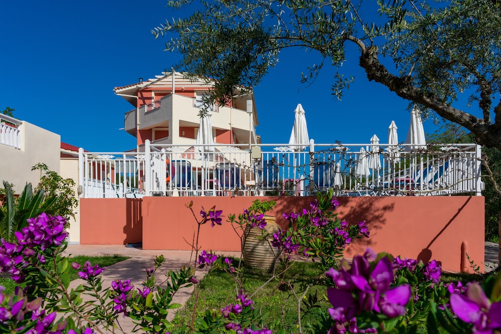 Zante Pantheon Hotel — Hotel building in Tsilivi, Ionian Islands