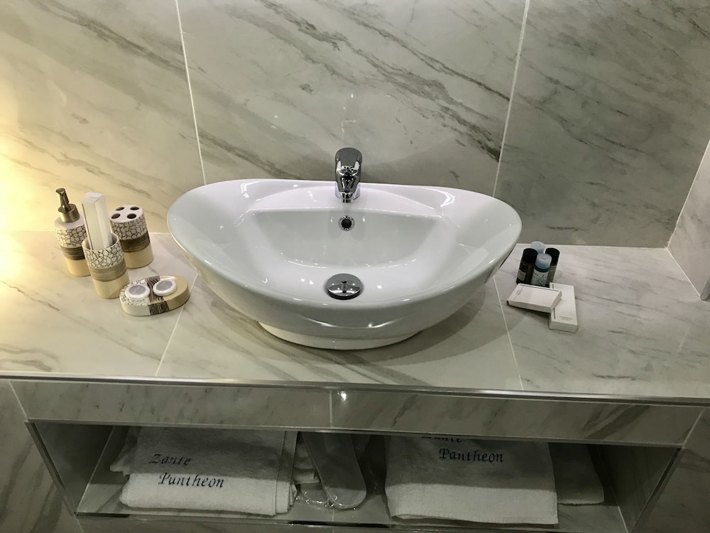 Zante Pantheon Hotel — Hotel rooms in Tsilivi, Ionian Islands
