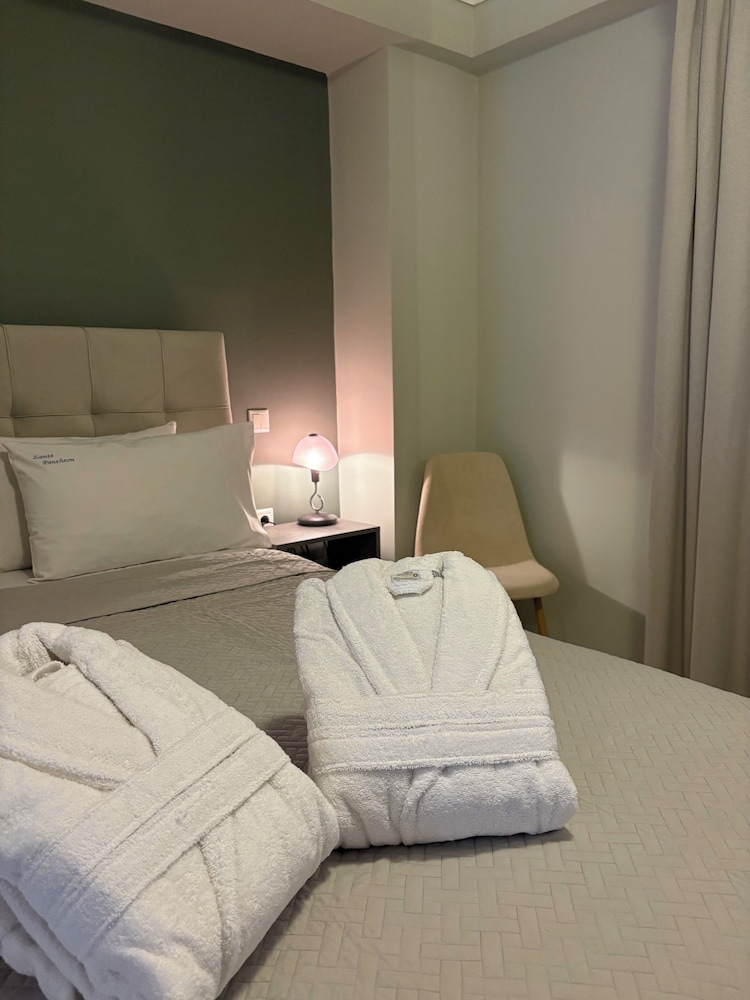 Zante Pantheon Hotel — Hotel rooms in Tsilivi, Ionian Islands