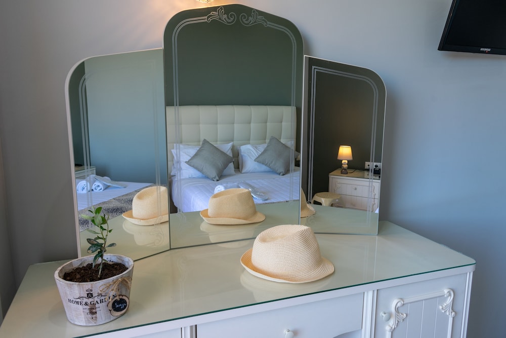 Zante Pantheon Hotel — Hotel rooms in Tsilivi, Ionian Islands
