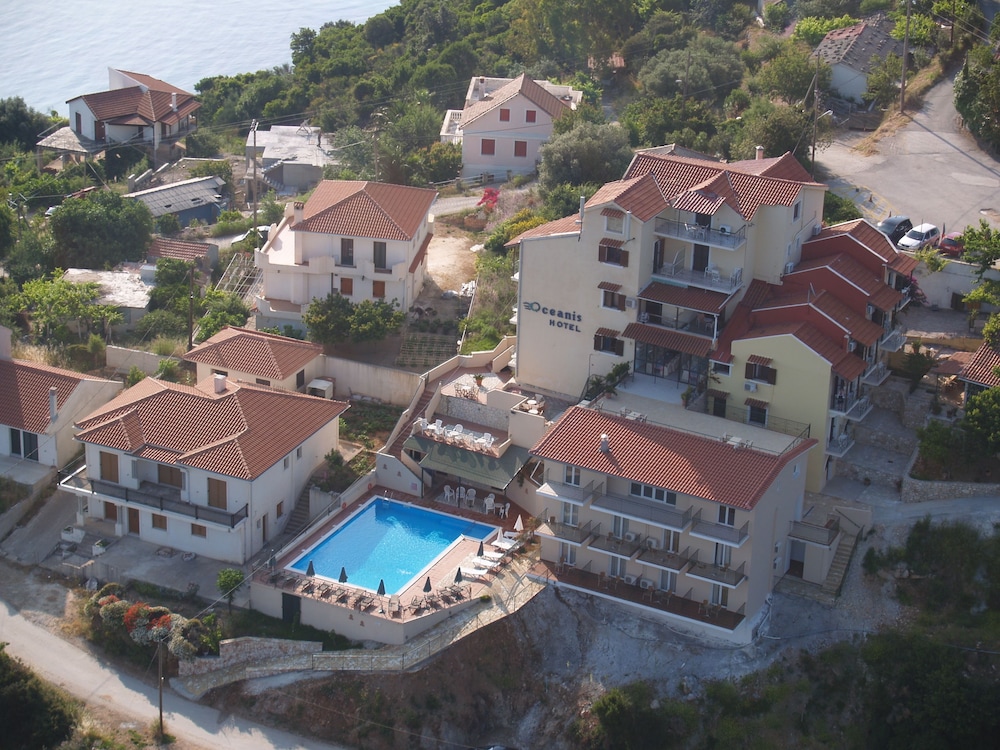 Oceanis - Cephalonie — Hotel building in Poros, Ionian Islands