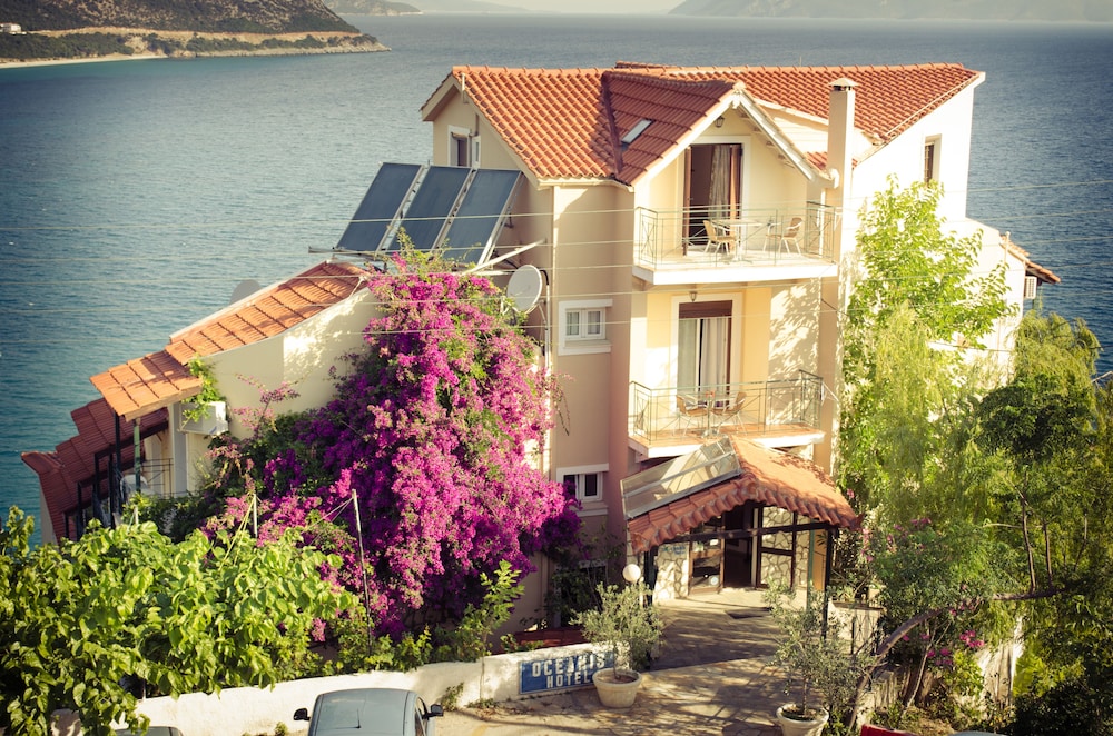 Oceanis - Cephalonie — Hotel building in Poros, Ionian Islands