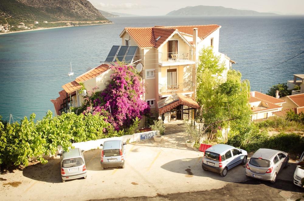 Oceanis - Cephalonie — Hotel building in Poros, Ionian Islands