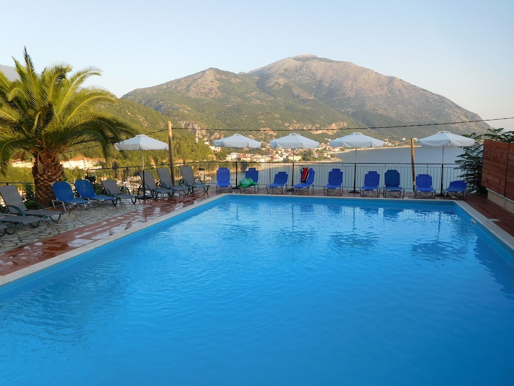 Oceanis - Cephalonie — Swimming pool in Poros, Ionian Islands