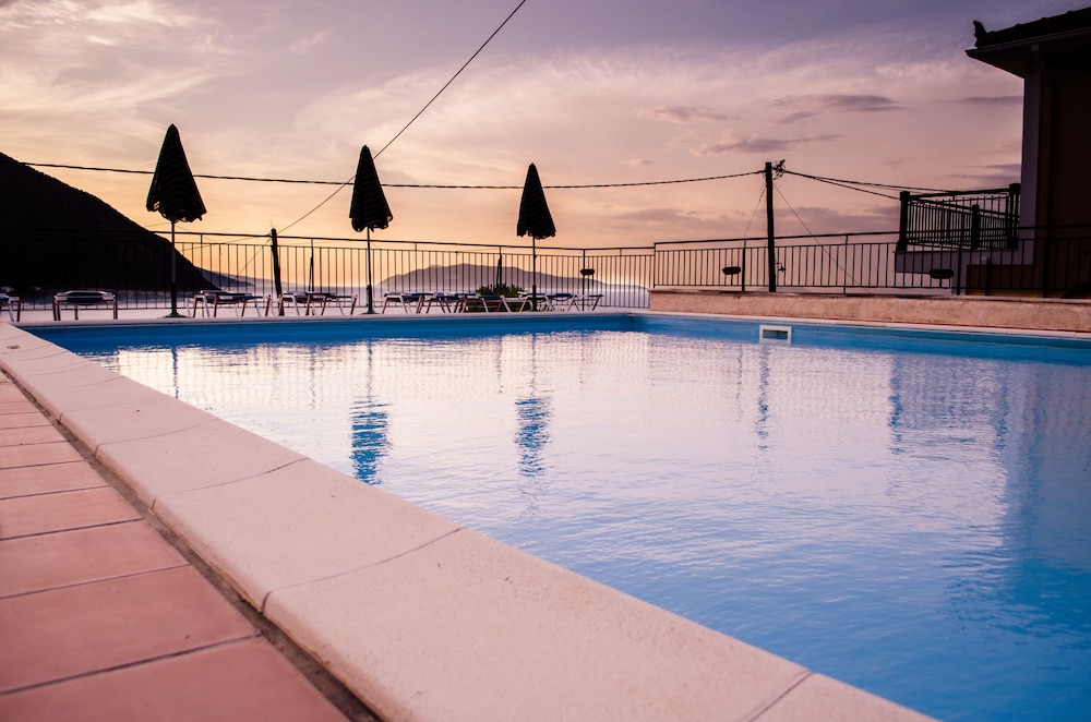 Oceanis - Cephalonie — Swimming pool in Poros, Ionian Islands