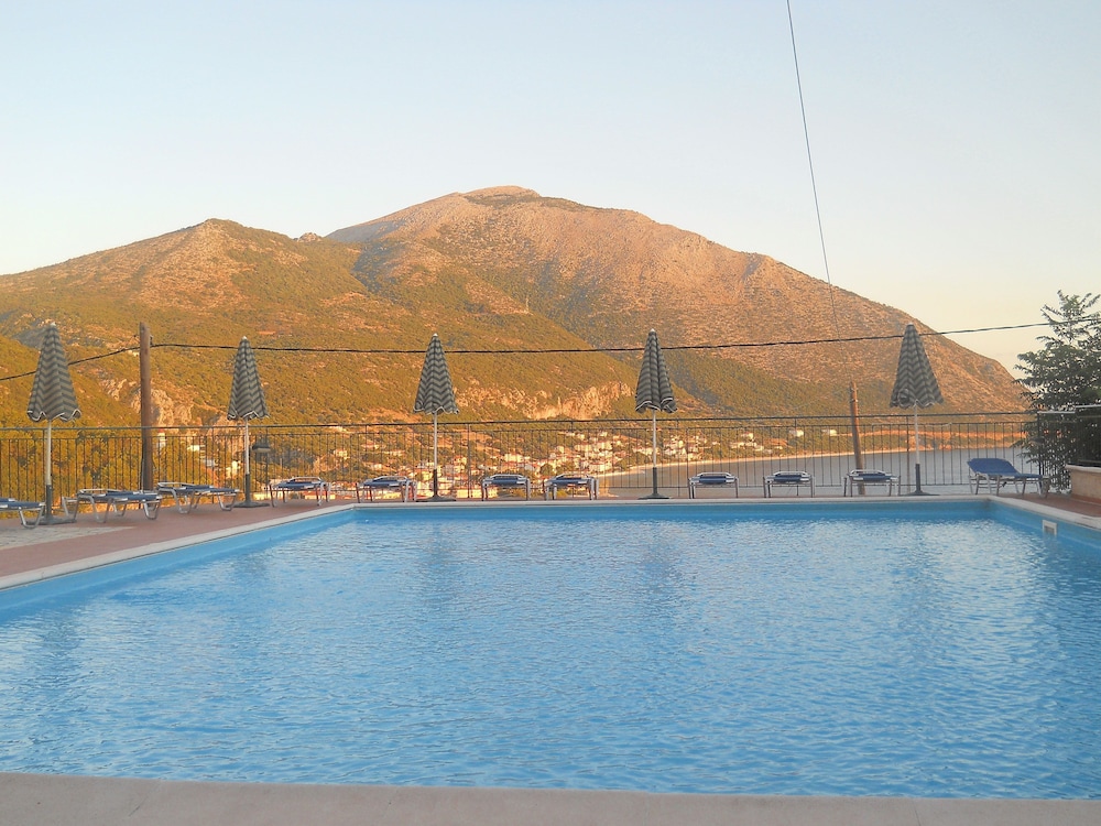 Oceanis - Cephalonie — Swimming pool in Poros, Ionian Islands