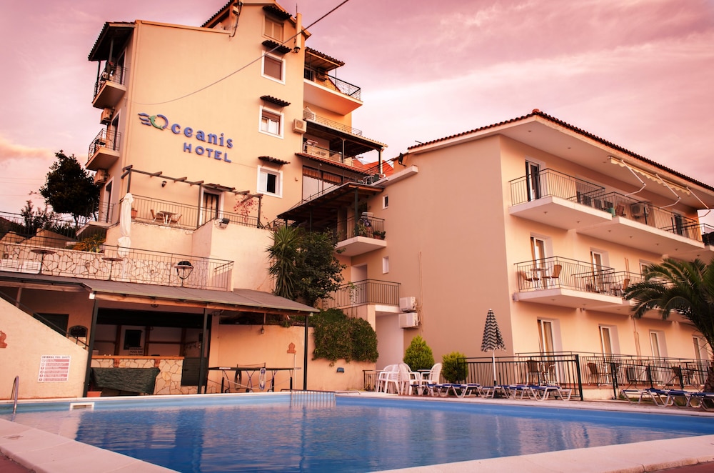 Oceanis - Cephalonie — Hotel building in Poros, Ionian Islands