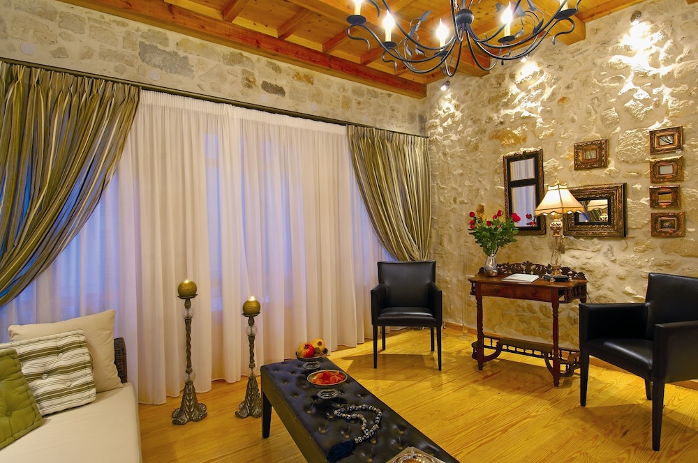Avli Lounge Apartments — Hotel rooms in Rethymnon