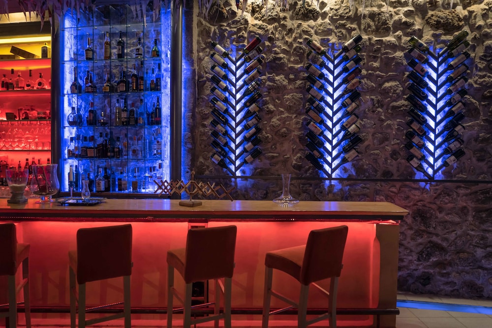Avli Lounge Apartments — Restaurant & bars in Rethymnon