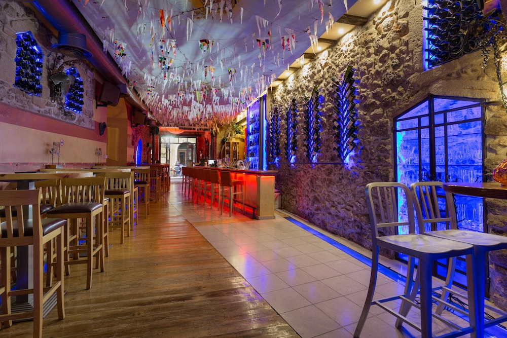 Avli Lounge Apartments — Restaurant & bars in Rethymnon