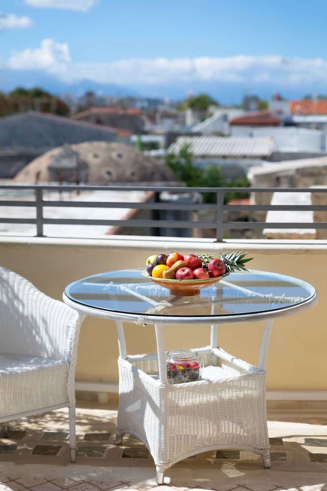 Avli Lounge Apartments — Hotel rooms in Rethymnon