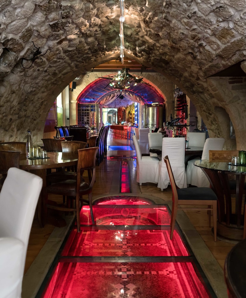 Avli Lounge Apartments — Restaurant & bars in Rethymnon