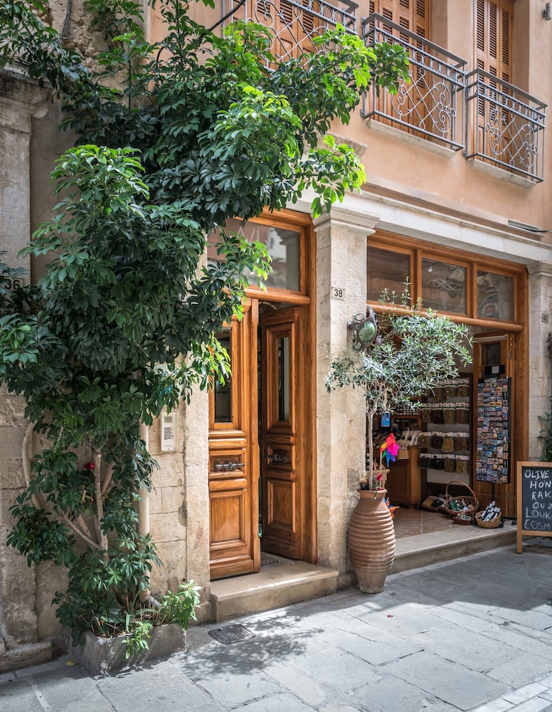 Avli Lounge Apartments — Main photo in Rethymnon