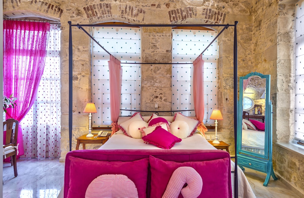 Avli Lounge Apartments — Hotel rooms in Rethymnon