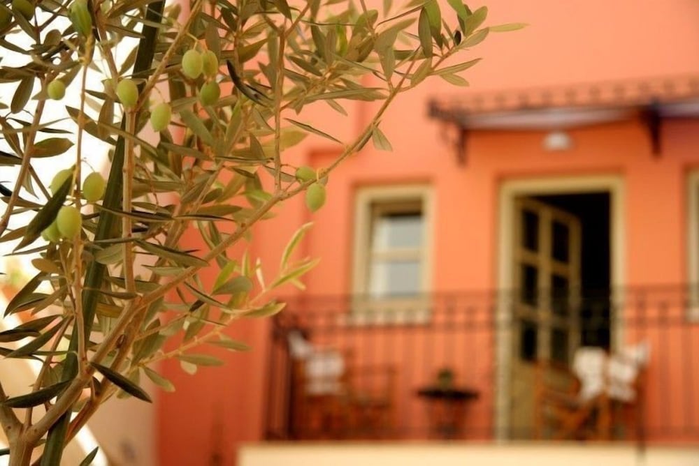 Hotel Casa Moazzo — Hotel building in Rethymnon