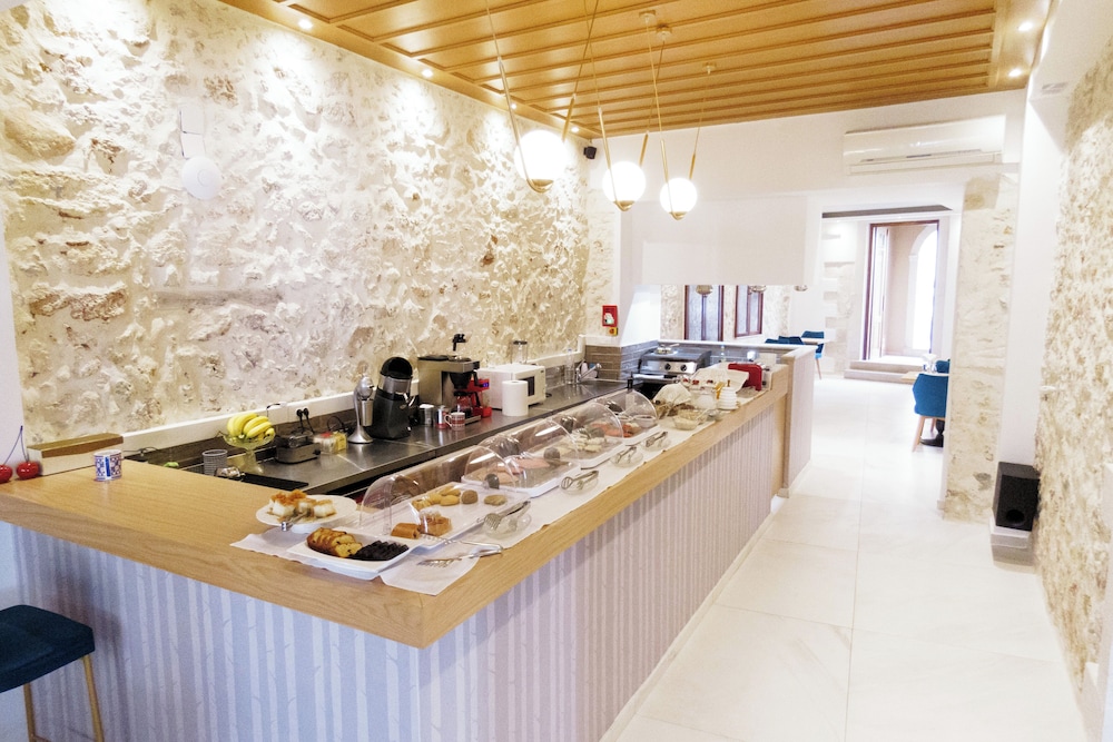 Hotel Casa Moazzo — Restaurant & bars in Rethymnon