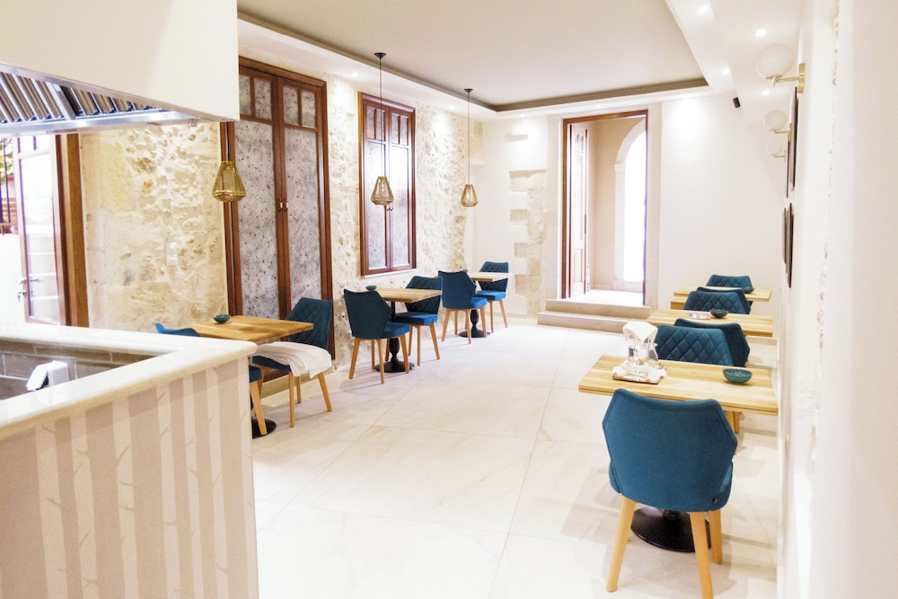 Hotel Casa Moazzo — Restaurant & bars in Rethymnon