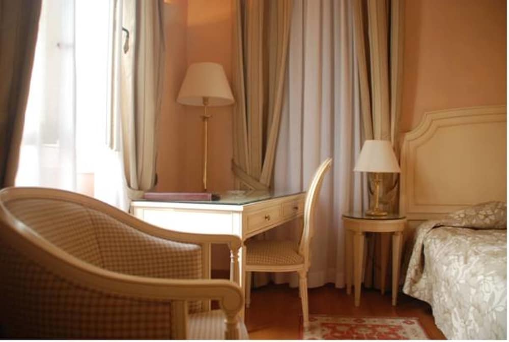Siora Vittoria Boutique Hotel — Hotel rooms in Corfu Town, Ionian Islands