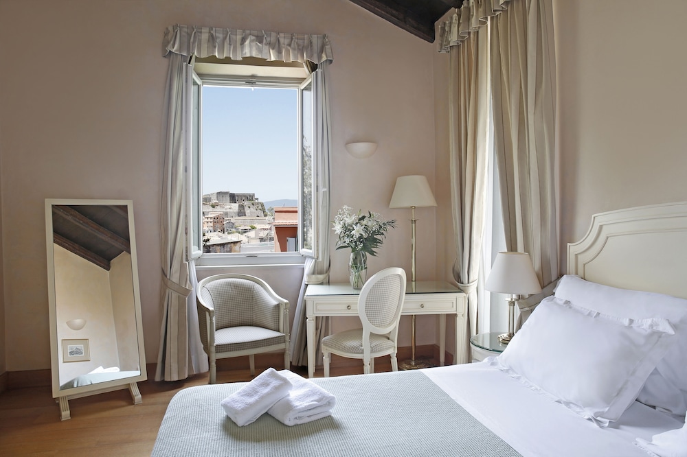 Siora Vittoria Boutique Hotel — Hotel rooms in Corfu Town, Ionian Islands