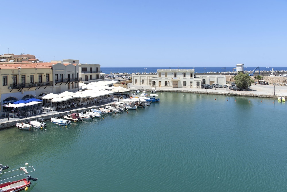 Faros Beach Hotel — Main photo in Rethymnon