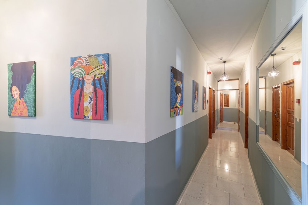 Faros Beach Hotel — Hotel building in Rethymnon