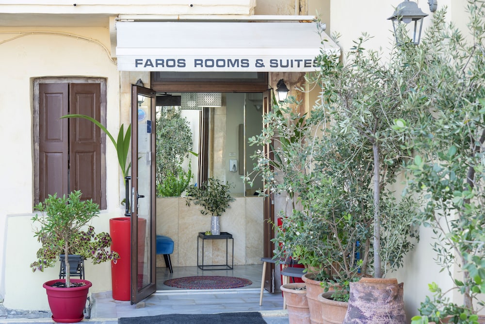 Faros Beach Hotel — Hotel building in Rethymnon