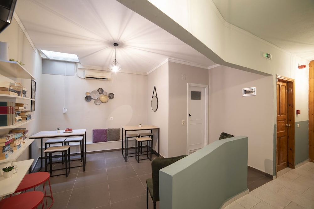 Faros Beach Hotel — Hotel rooms in Rethymnon