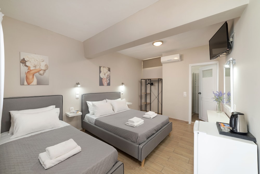 Faros Beach Hotel — Hotel rooms in Rethymnon