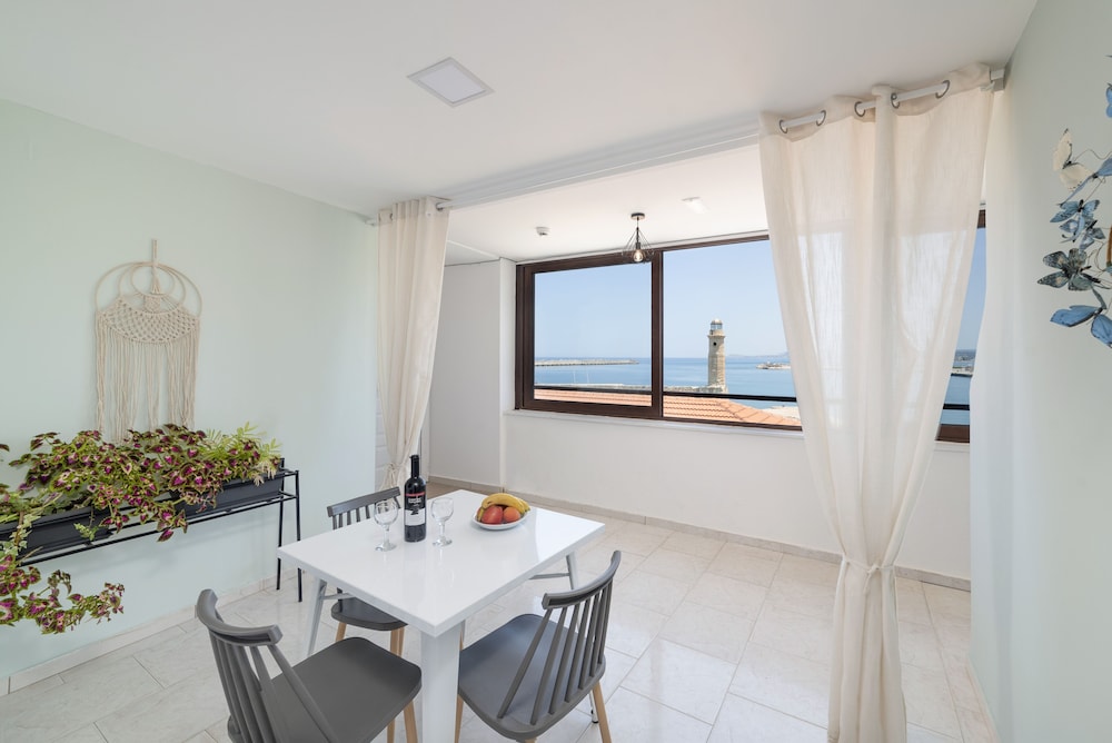 Faros Beach Hotel — Hotel rooms in Rethymnon