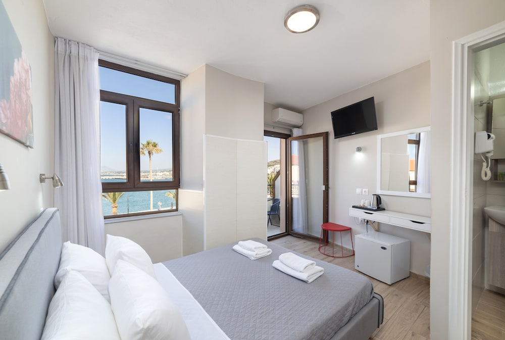 Faros Beach Hotel — Hotel rooms in Rethymnon