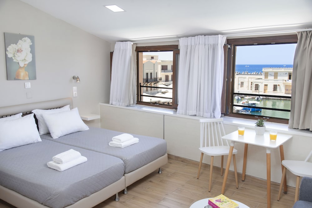 Faros Beach Hotel — Hotel rooms in Rethymnon
