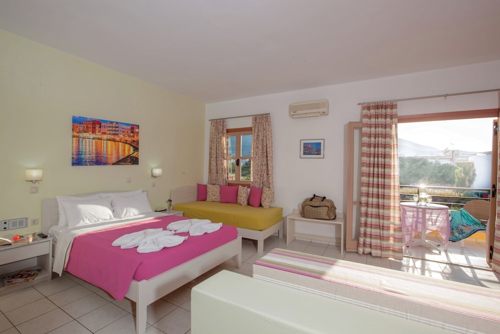 Latania Apartments — Hotel rooms in Stalida
