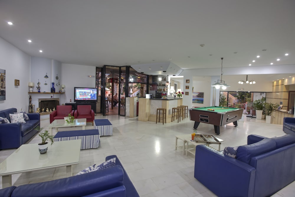 Latania Apartments — Restaurant & bars in Stalida