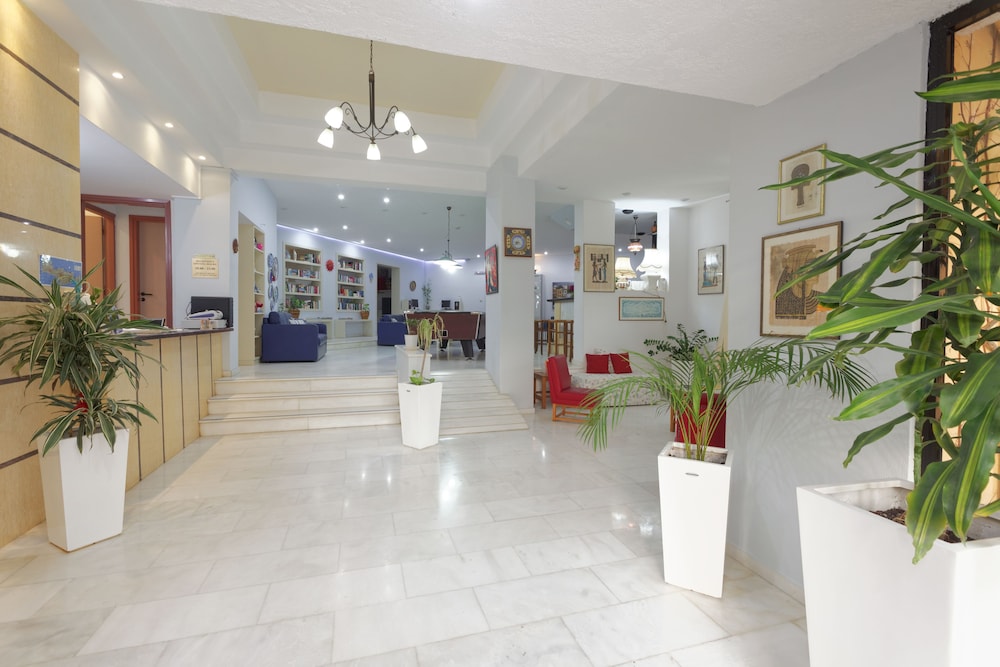 Latania Apartments — Hotel building in Stalida