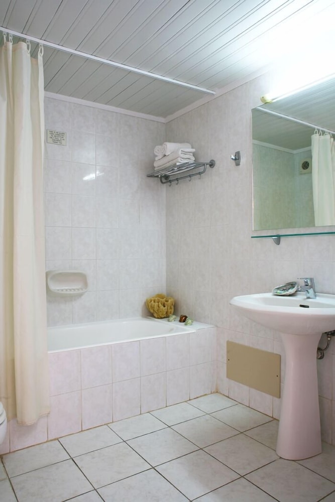 Latania Apartments — Hotel rooms in Stalida