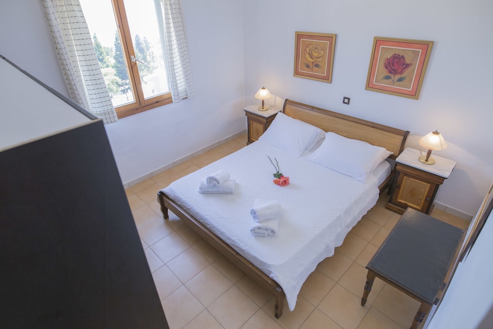 Corfu Aqua Nisaki — Hotel rooms in Barbati, Ionian Islands
