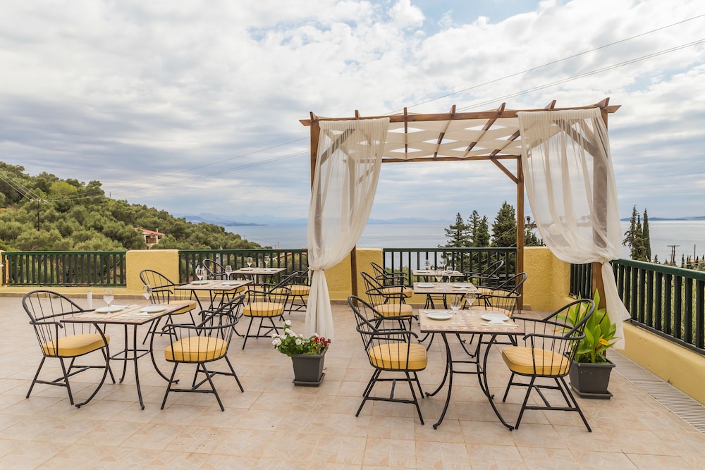 Corfu Aqua Nisaki — Restaurant & bars in Barbati, Ionian Islands