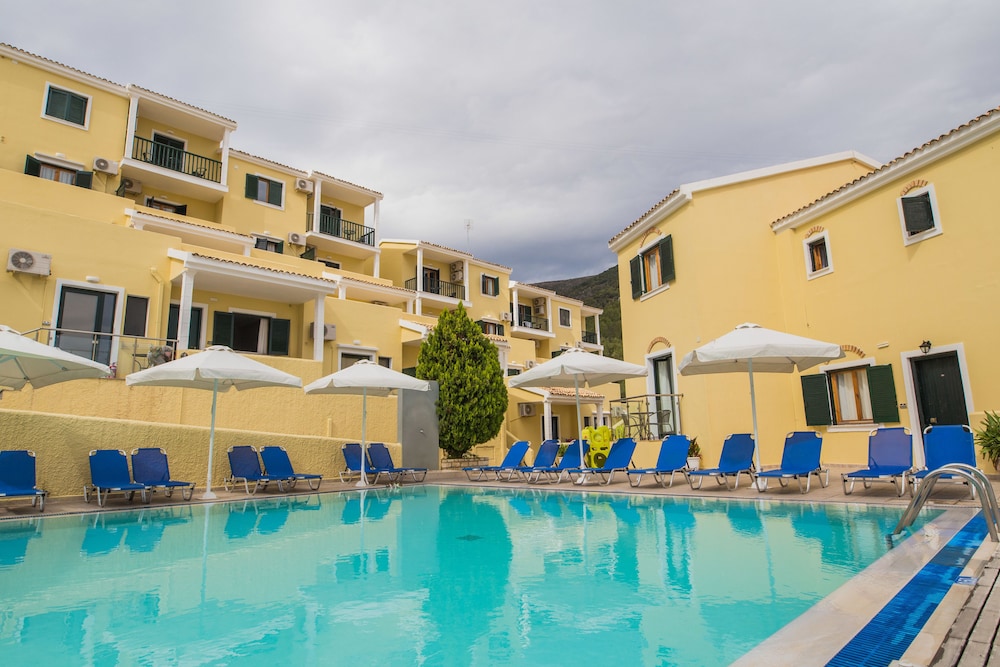 Corfu Aqua Nisaki — Swimming pool in Barbati, Ionian Islands