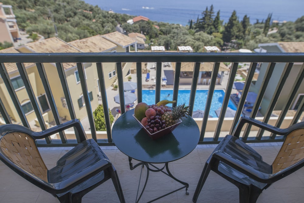 Corfu Aqua Nisaki — Swimming pool in Barbati, Ionian Islands