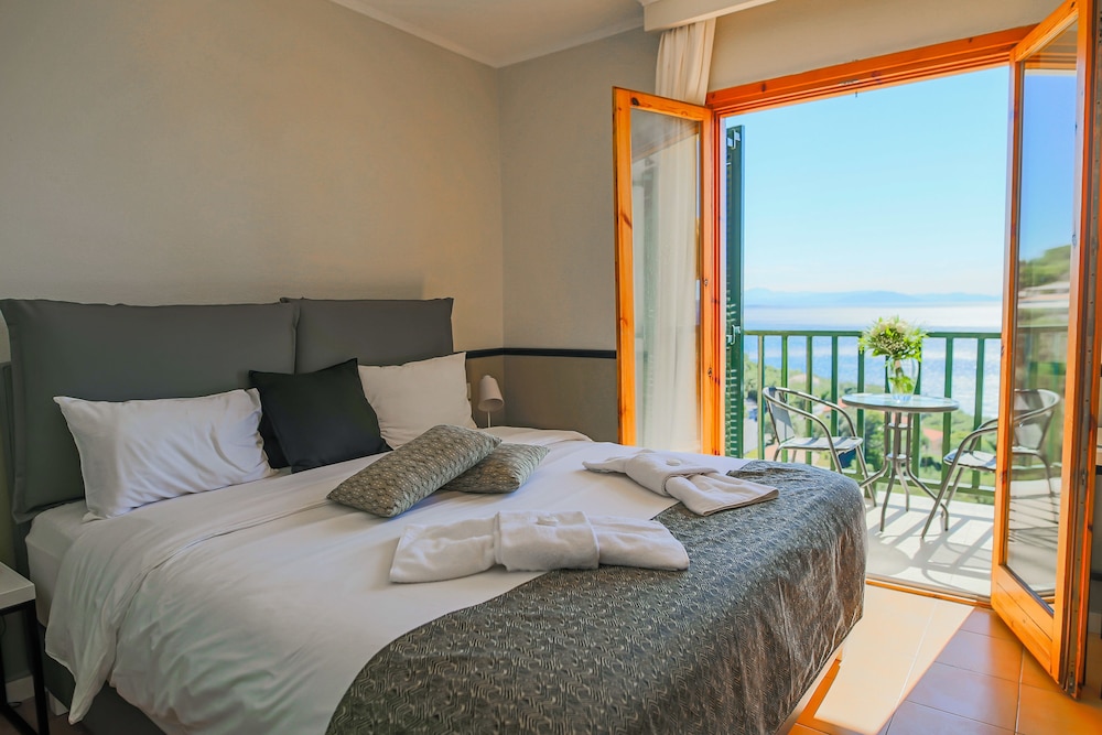 Corfu Aqua Nisaki — Hotel rooms in Barbati, Ionian Islands