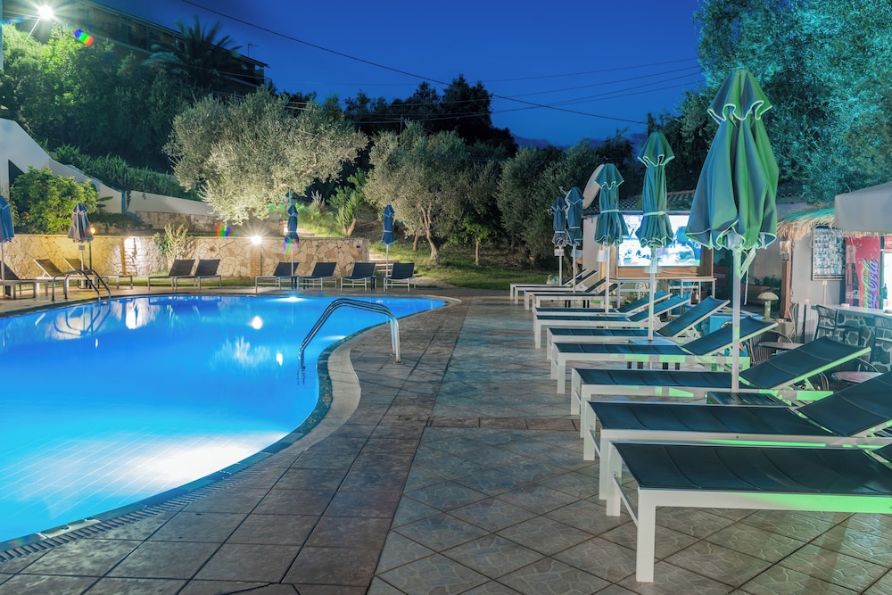 Callinica Hotel — Swimming pool in Tsilivi, Ionian Islands
